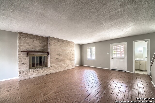 Image 3 of 28 For 8715 Starcrest 48