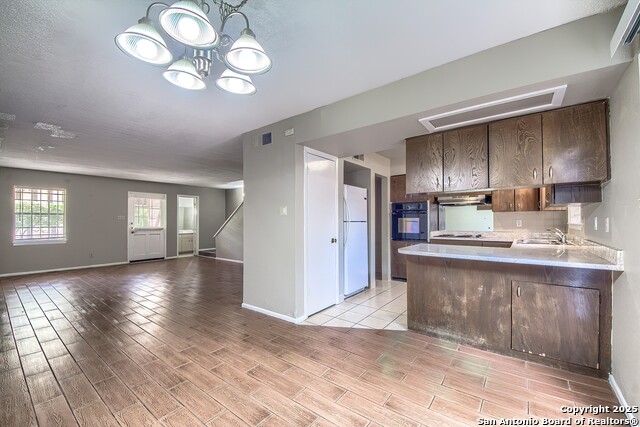 Image 7 of 28 For 8715 Starcrest 48