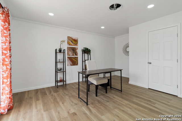 Image 17 of 46 For 2902 Belvoir Dr