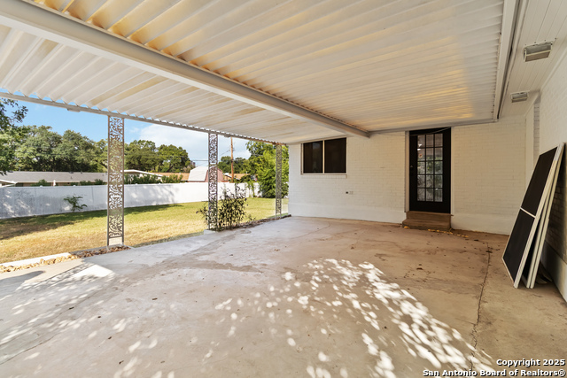 Image 37 of 46 For 2902 Belvoir Dr