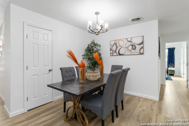 Image 6 of 46 For 2902 Belvoir Dr