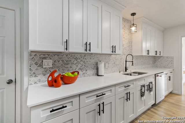 Image 9 of 46 For 2902 Belvoir Dr