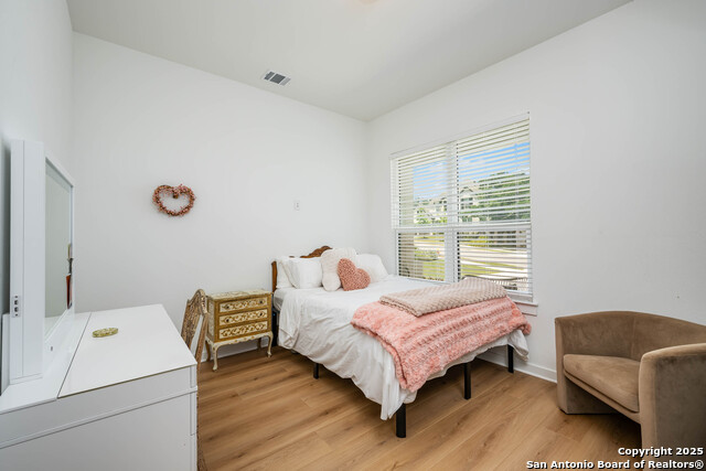 Image 20 of 35 For 139 Newcourt Pl