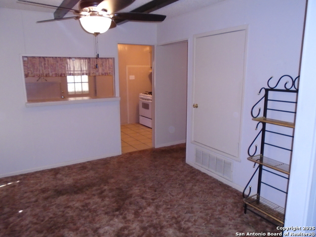 Listing photo id 13 for 739 Theo