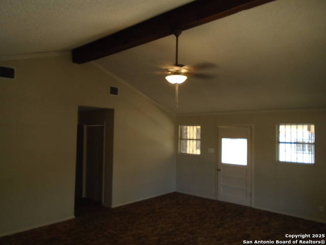 Listing photo id 26 for 739 Theo