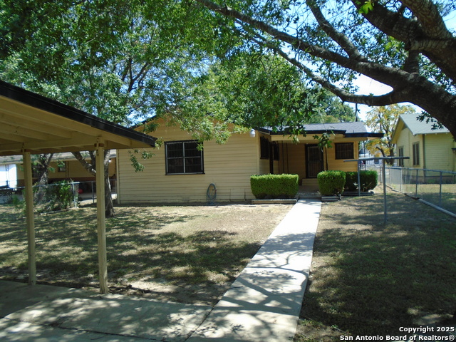 Listing photo id 1 for 739 Theo