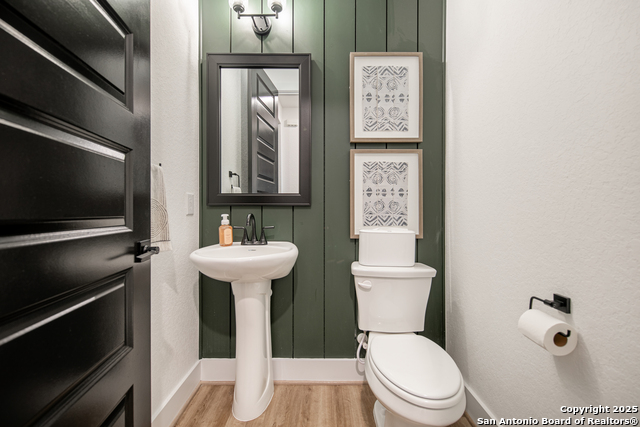 Image 13 of 37 For 520 Caliban  