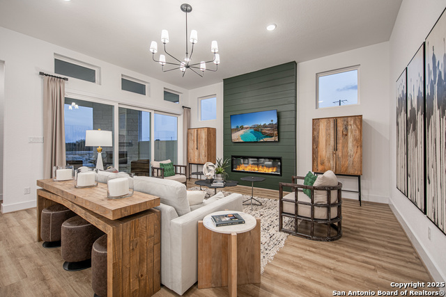 Image 15 of 37 For 520 Caliban  