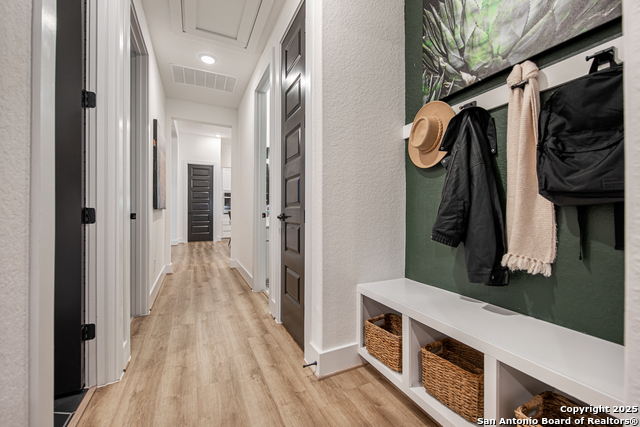 Image 19 of 37 For 520 Caliban  