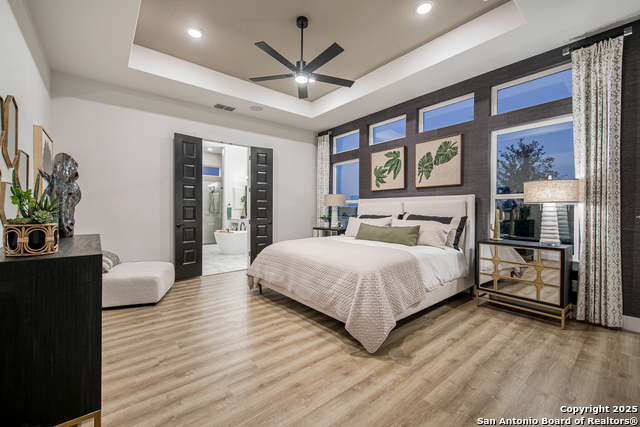 Image 20 of 37 For 520 Caliban  