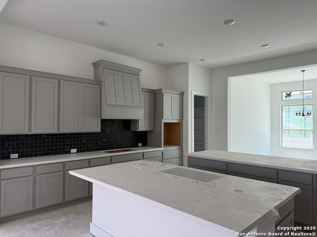 Image 4 of 37 For 520 Caliban  