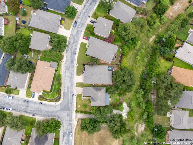 Listing photo id 14 for 26906 Spiral