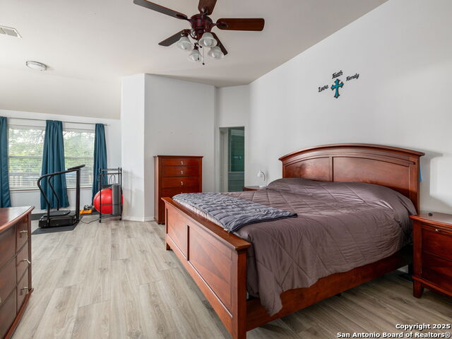 Listing photo id 4 for 26906 Spiral