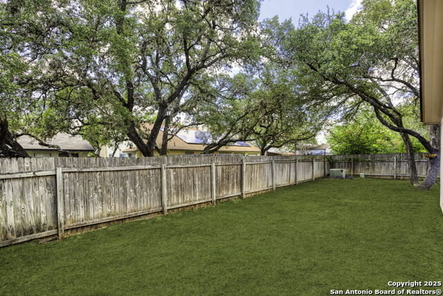 Listing photo id 25 for 7327 Lazy Trl