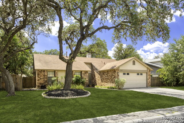 Listing photo id 1 for 7327 Lazy Trl
