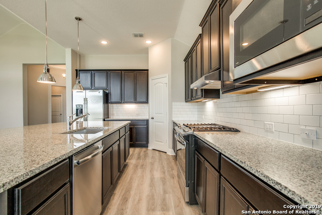Listing photo id 9 for 114 Telford Way