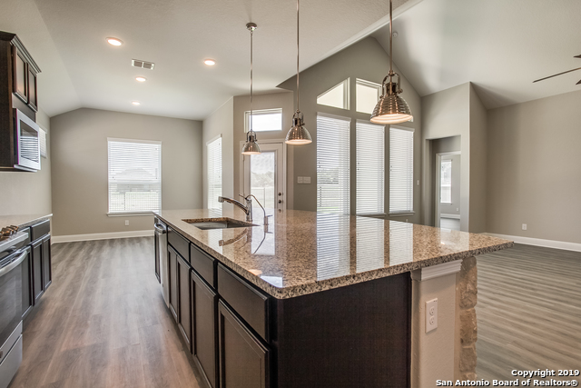 Listing photo id 12 for 114 Telford Way