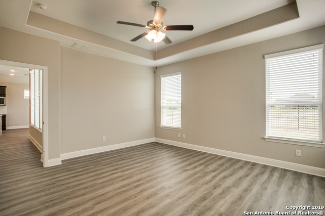 Listing photo id 14 for 114 Telford Way