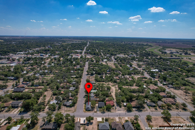 Listing photo id 3 for 701 Ft Clark Rd