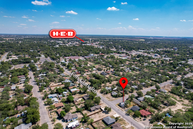 Listing photo id 4 for 701 Ft Clark Rd