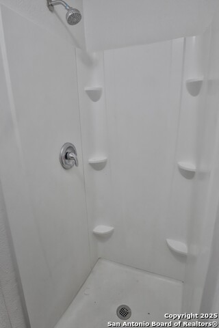 Image 10 of 19 For 2426 Cincinnati Ave  2426