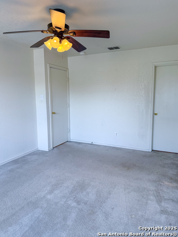 Image 15 of 27 For 427 Orchard Willow