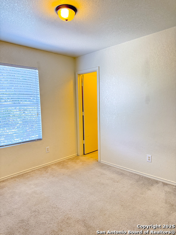 Image 22 of 27 For 427 Orchard Willow