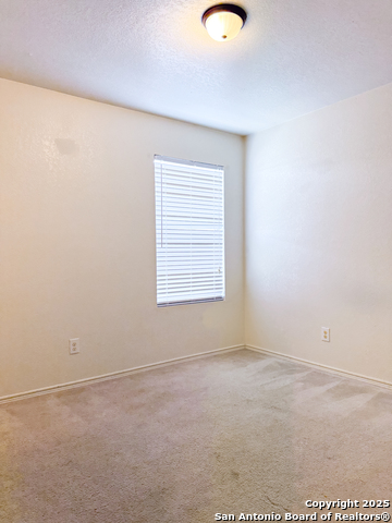 Image 24 of 27 For 427 Orchard Willow