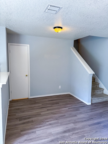 Image 4 of 27 For 427 Orchard Willow