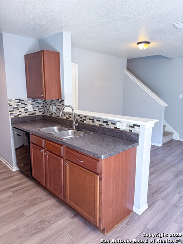 Image 7 of 27 For 427 Orchard Willow