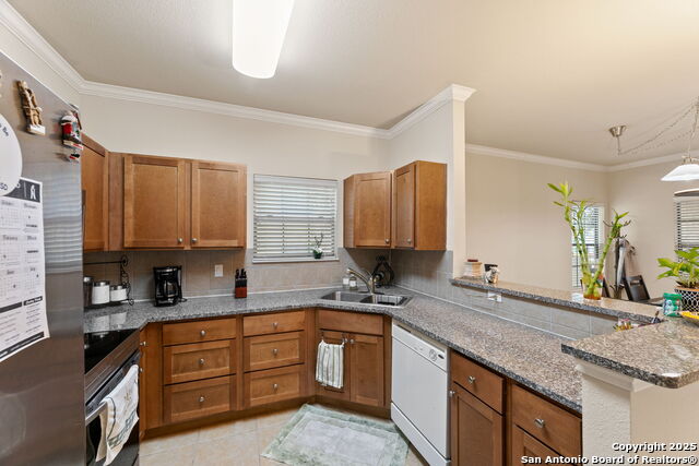 Image 12 of 30 For 6160 Eckhert  204