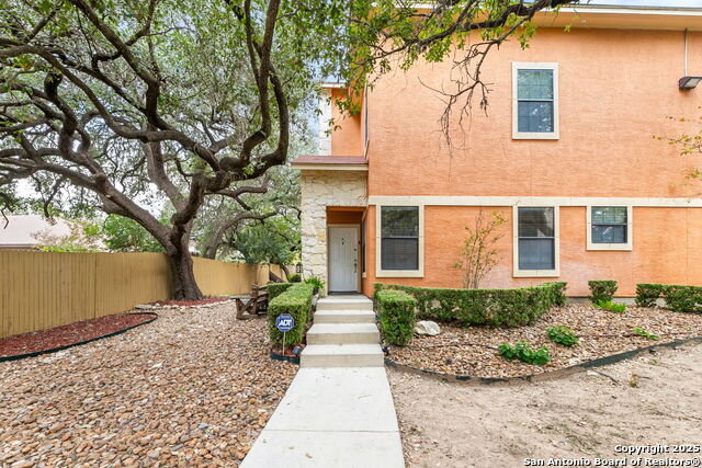 Image 2 of 30 For 6160 Eckhert  204