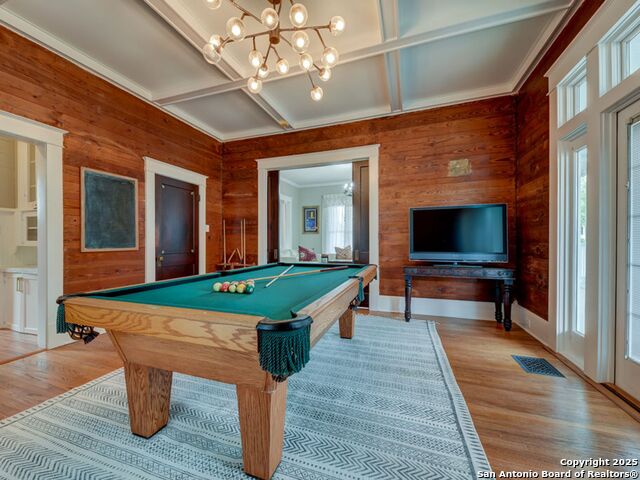 Image 11 of 40 For 702 French Pl W