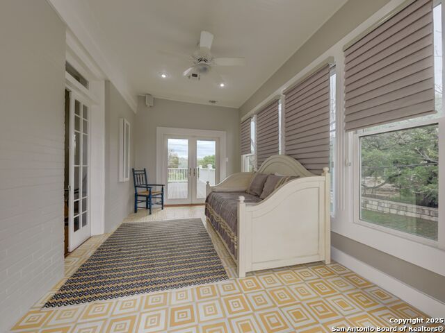 Image 15 of 40 For 702 French Pl W