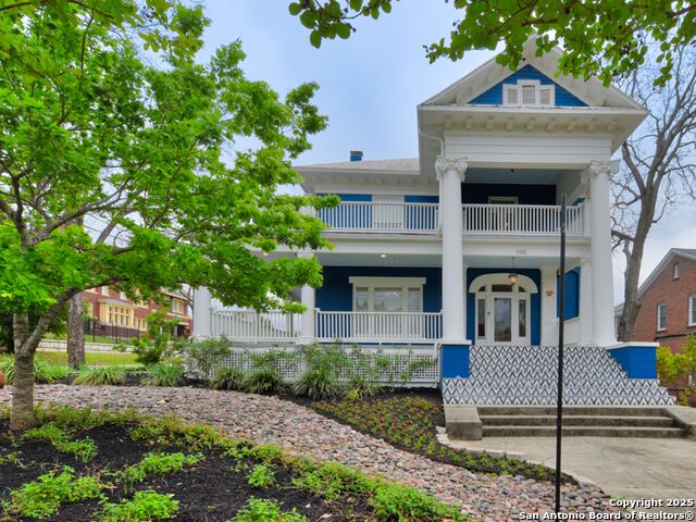 Image 2 of 40 For 702 French Pl W