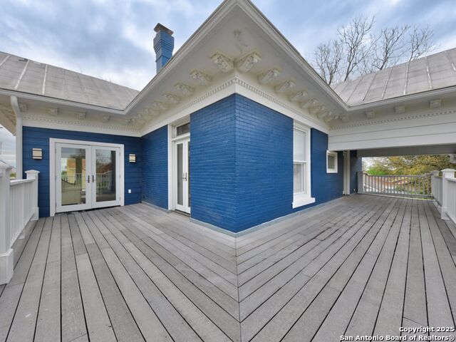 Image 28 of 40 For 702 French Pl W