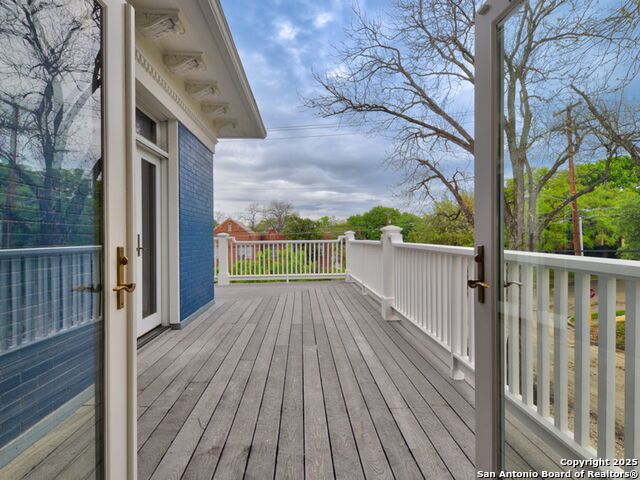 Image 29 of 40 For 702 French Pl W