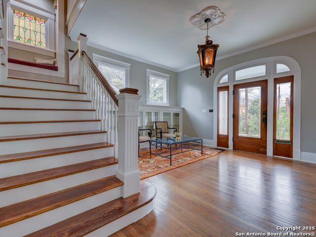 Image 6 of 40 For 702 French Pl W