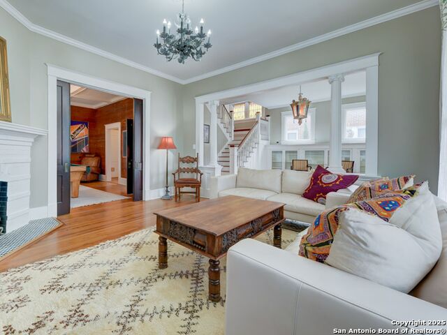 Image 8 of 40 For 702 French Pl W