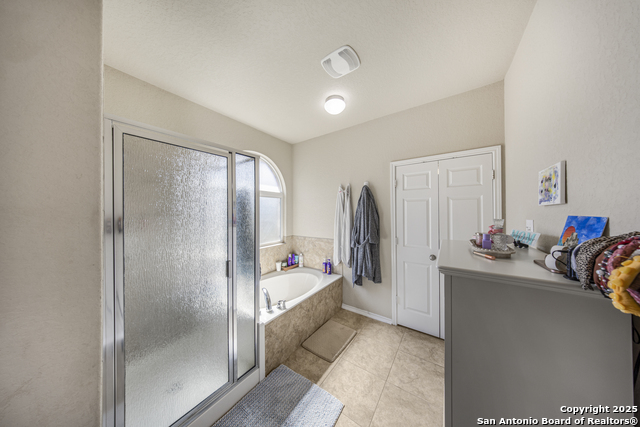 Listing photo id 19 for 407 Redbird Chase