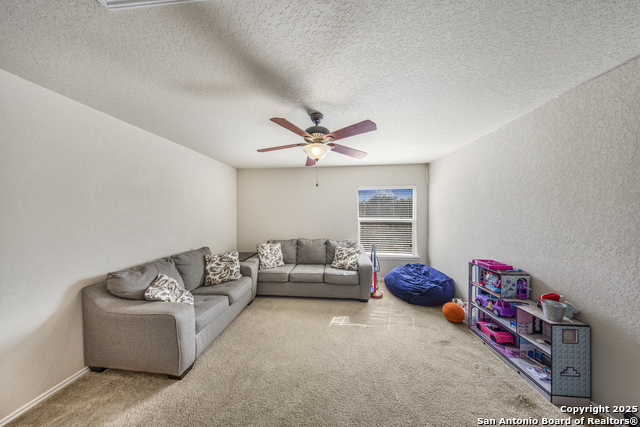 Listing photo id 20 for 407 Redbird Chase