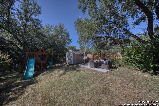 Listing photo id 24 for 407 Redbird Chase