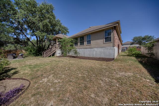 Listing photo id 25 for 407 Redbird Chase