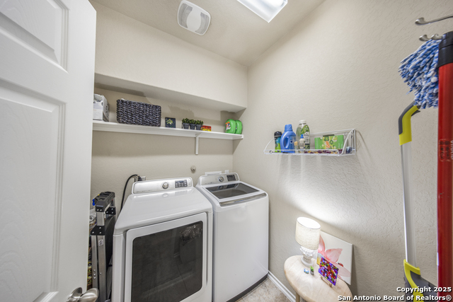 Listing photo id 4 for 407 Redbird Chase