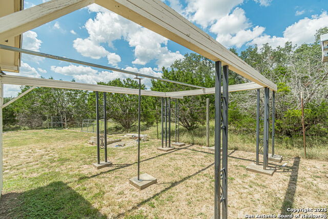 Listing photo id 37 for 7242 Exeter Ave