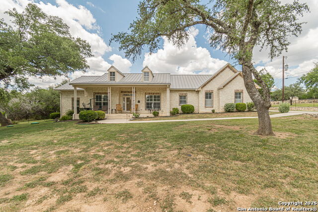 Listing photo id 2 for 7242 Exeter Ave