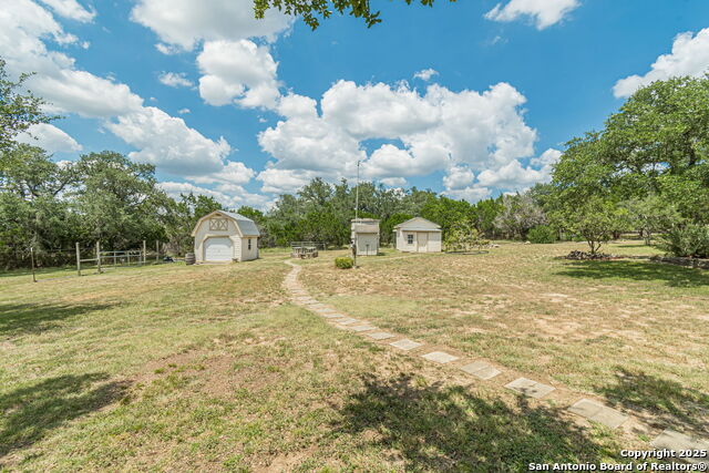 Listing photo id 39 for 7242 Exeter Ave