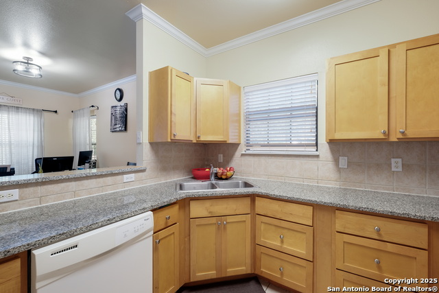 Image 10 of 29 For 6160 Eckhert Rd  #903
