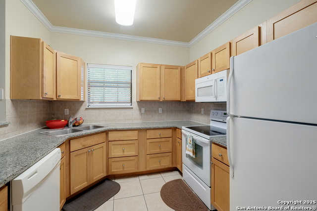 Image 9 of 29 For 6160 Eckhert Rd  #903