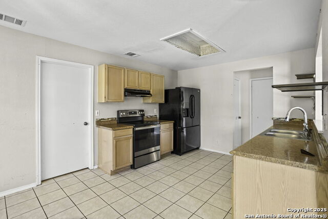 Image 12 of 30 For 6603 Raintree Frst
